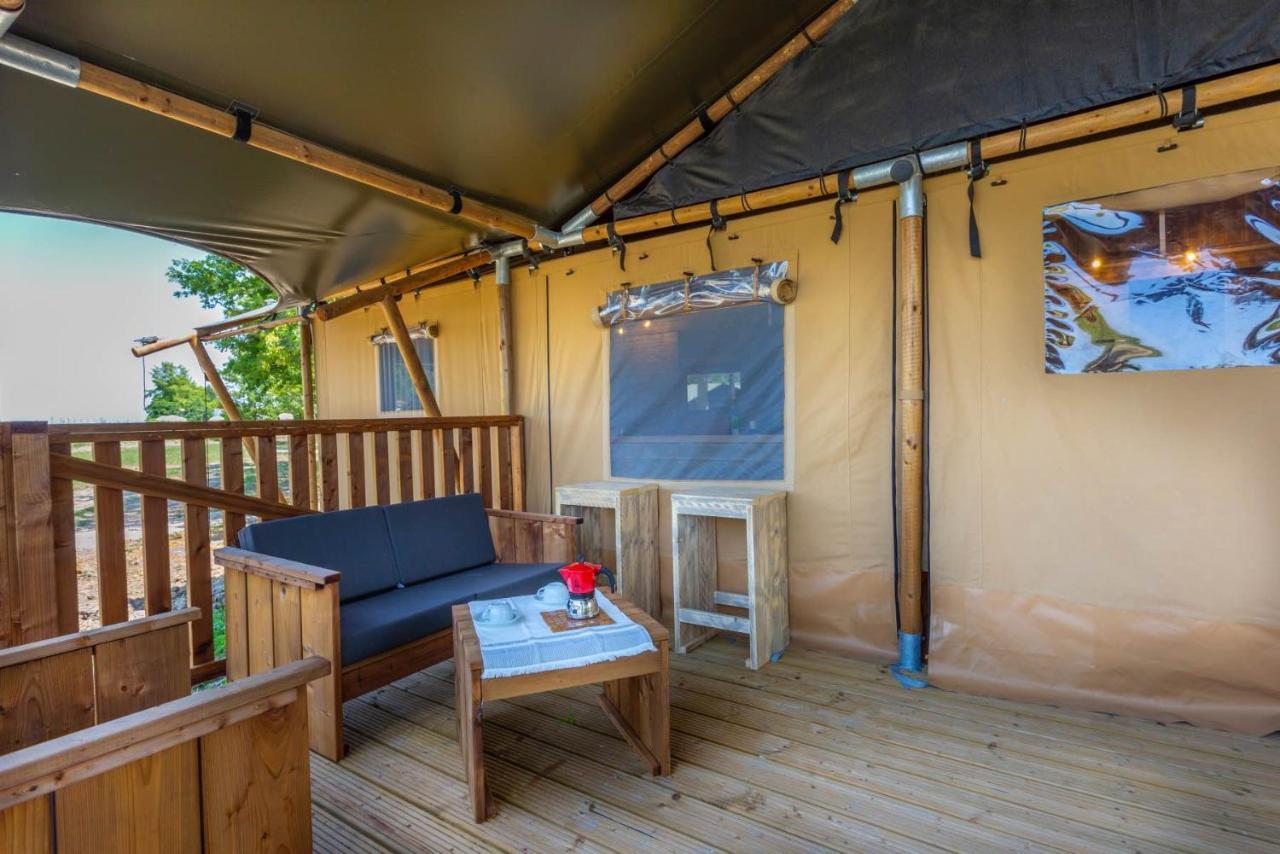 Agriturismo Tenuta Regina - Glamping luxury lodges Palazzolo dello Stella Exterior foto